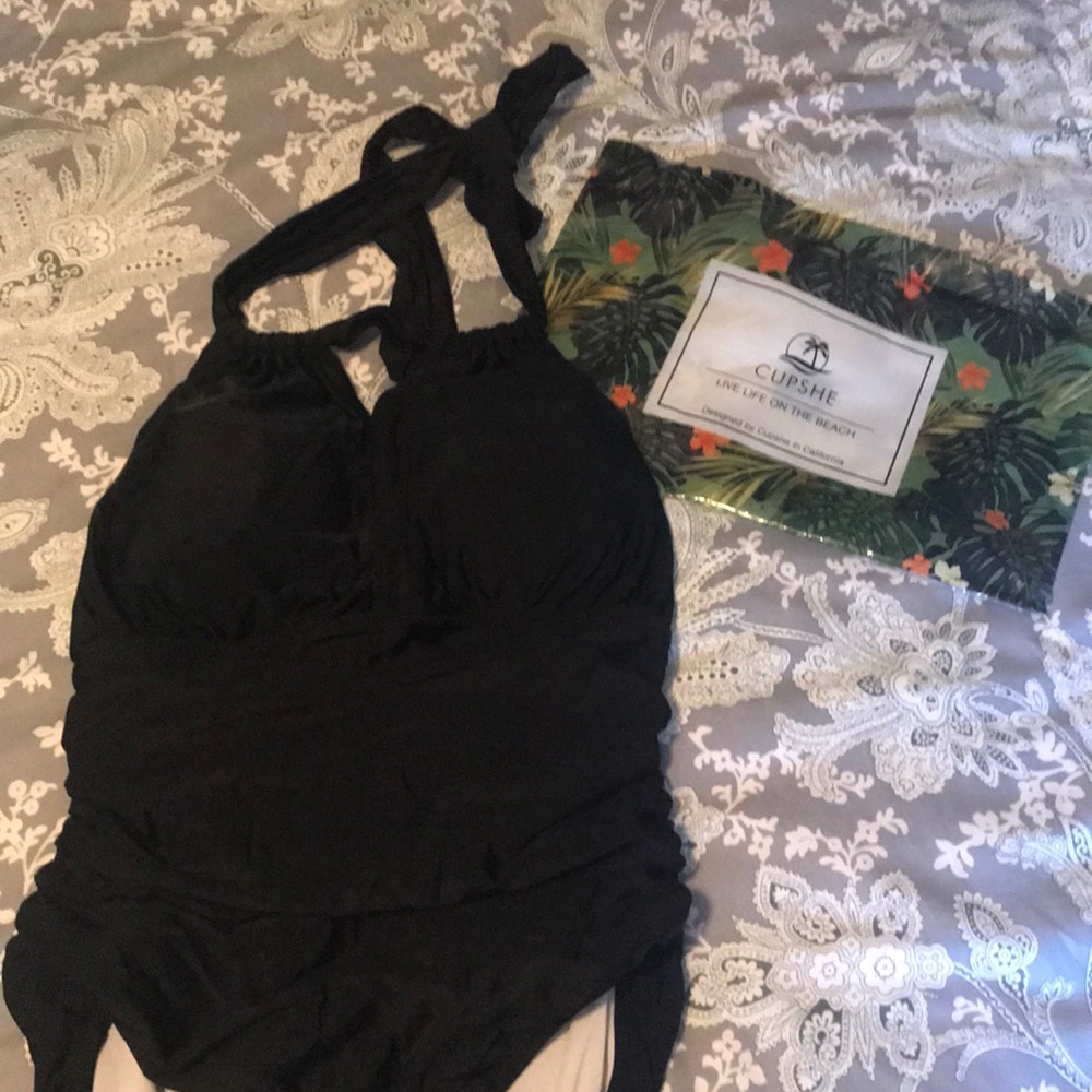 One Piece Halter Bathinsuit